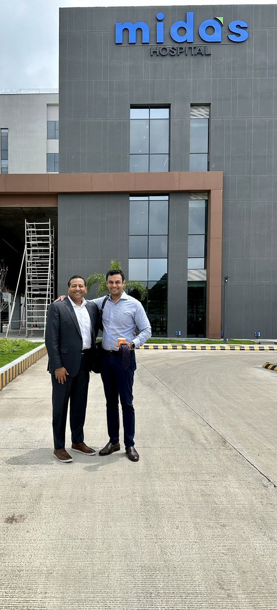 P_DeepakIBDMD's tweet image. 😎 experience visiting @MayoClinicGIHep fellowship batchmate @saurabhmukewar at new 170 bed Midas Gastro hospital at Nagpur, Maharashtra. State of the art endo rooms with AI, electronic med records, Rad PACS, IBD IUS, & training GIs from Middle east/Africa! So proud of you buddy!