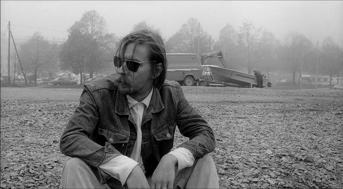 elrau007's tweet photo. 📽 1555 | Calamari Union (1985) 
-
🎬 Aki Kaurismäki
-
#ElCineQueHeVisto✔️
#CalamariUnion #AkiKaurismäki https://t.co/3qhuRyMvdE