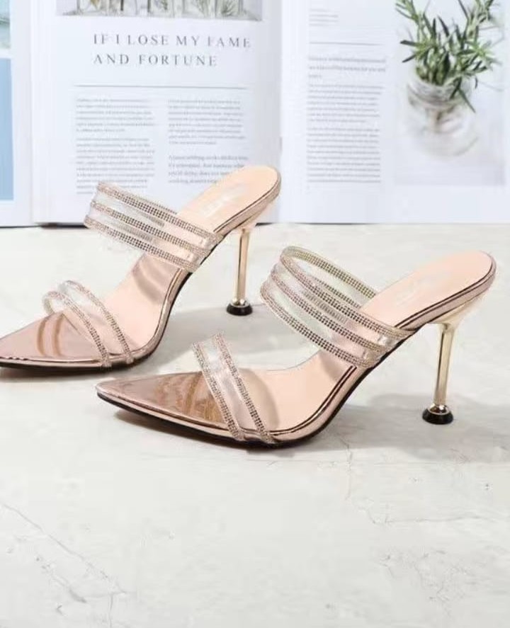 classixfashions's tweet photo. Ladies Heels
At Kshs 2900
Call/WhatsApp 0737467538
#OccupyCBDTuesday , Who is We , Uhuru Kenyatta, Raila odinga, Joho, #classixfashions https://t.co/EHUt4DkWwc