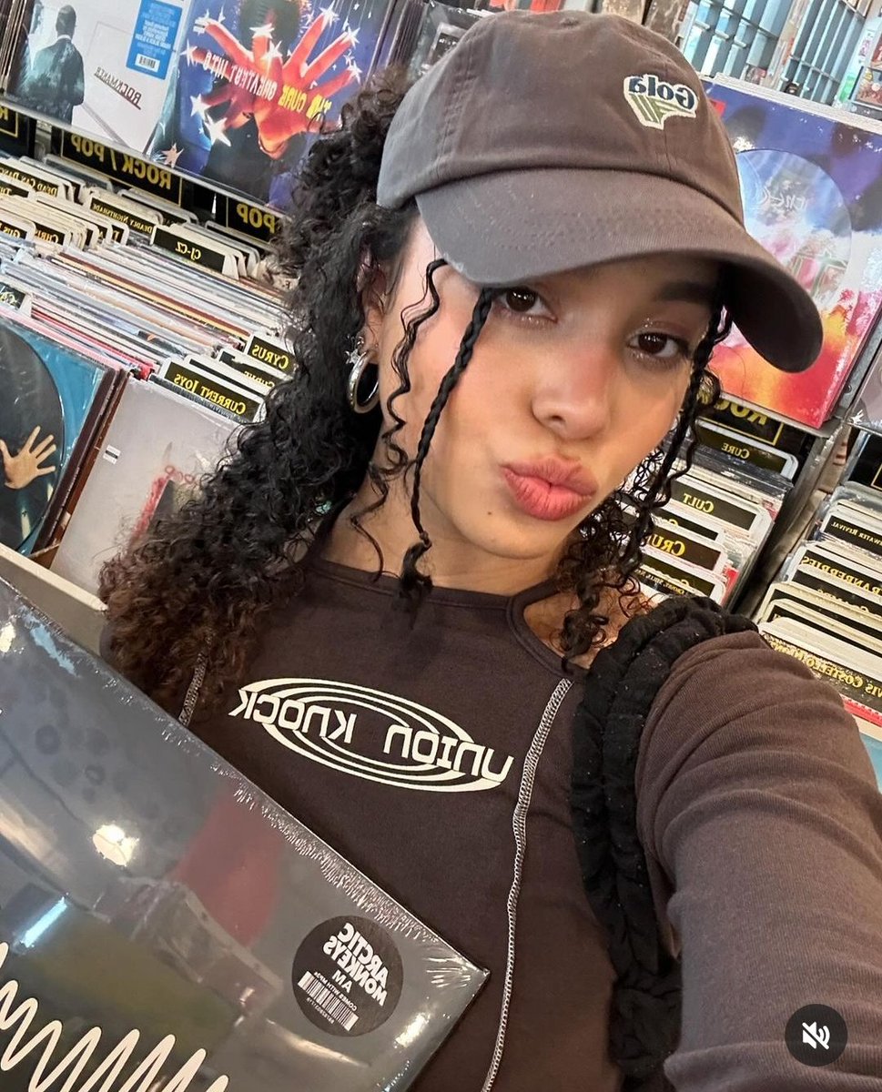 savannasgf's tweet photo. DAY 9 : favorite savanna outfit
I love her cap collection 😮💨
#MonthofSavanna #Countdownto18 #savannacollins #VCHA https://t.co/IV8wevnffC