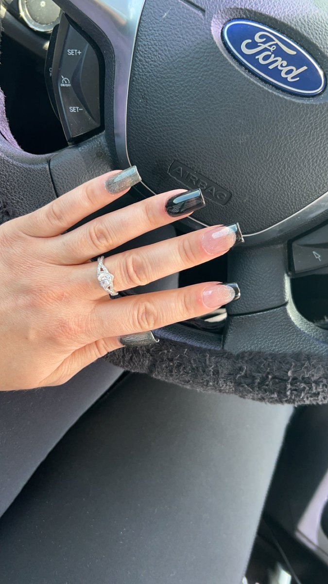 shinanmarie's tweet photo. came back to share my nail journey with y’all, i’ll be a licensed nail tech by january 🤍 if you’d like to keep up with me please follow my insta @ shisnailspot https://t.co/S3tBiAVwxB