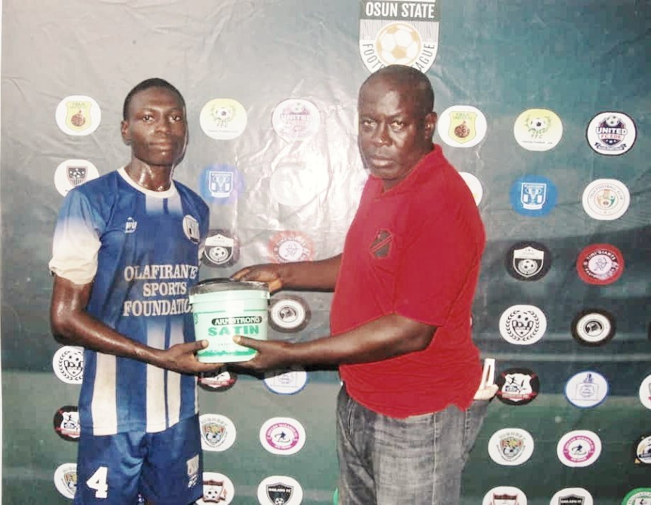 OsunFa's tweet photo. SMARTCITY OSUN STATE FOOTBALL LEAGUE SUPER 8!
DAY 2 MN2
FT
@ElebuibonBoyzFC 2-0 Alan FC
Ademola Feranmi ⚽ 37'
Winjobi Abiodun ⚽ 73'
Man of the match - Winjobi Abiodun
@smartcityplcng
#Sotero💧
#SmartCity
#ArmstrongPaints
#Desarrollar
#Sportalytics
#Threadsandus
#BlackdrumTV https://t.co/EsB3RqtjJO