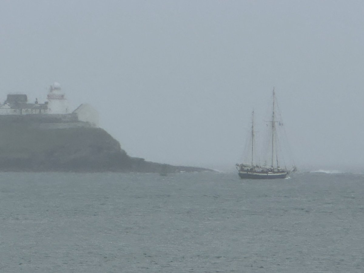 Another group of youngsters heading out in the rain for an adventure of a lifetime! <a href="/SailTrainingIre/">SailTraining Ireland</a> <a href="/PortofCork/">Port of Cork</a> <a href="/maybesailing/">Blue Clipper</a>