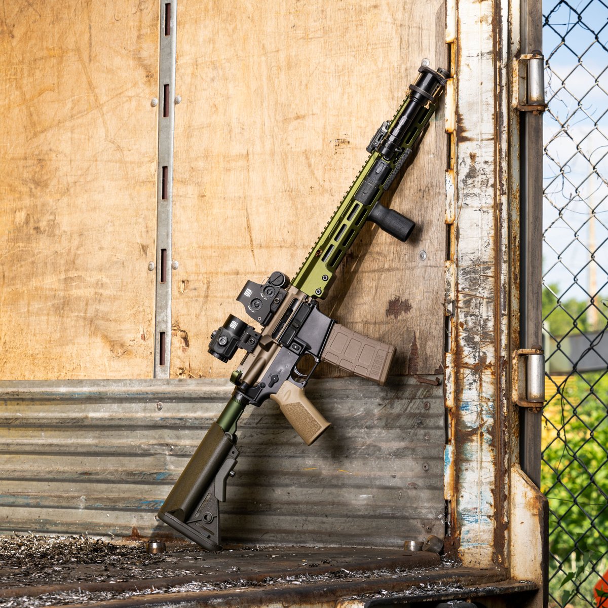 GeisseleAuto's tweet image. Do you want to see #Moonshine builds return? 
#Geissele 
#EOTECH 
#clouddefensive
#onehundredconcepts