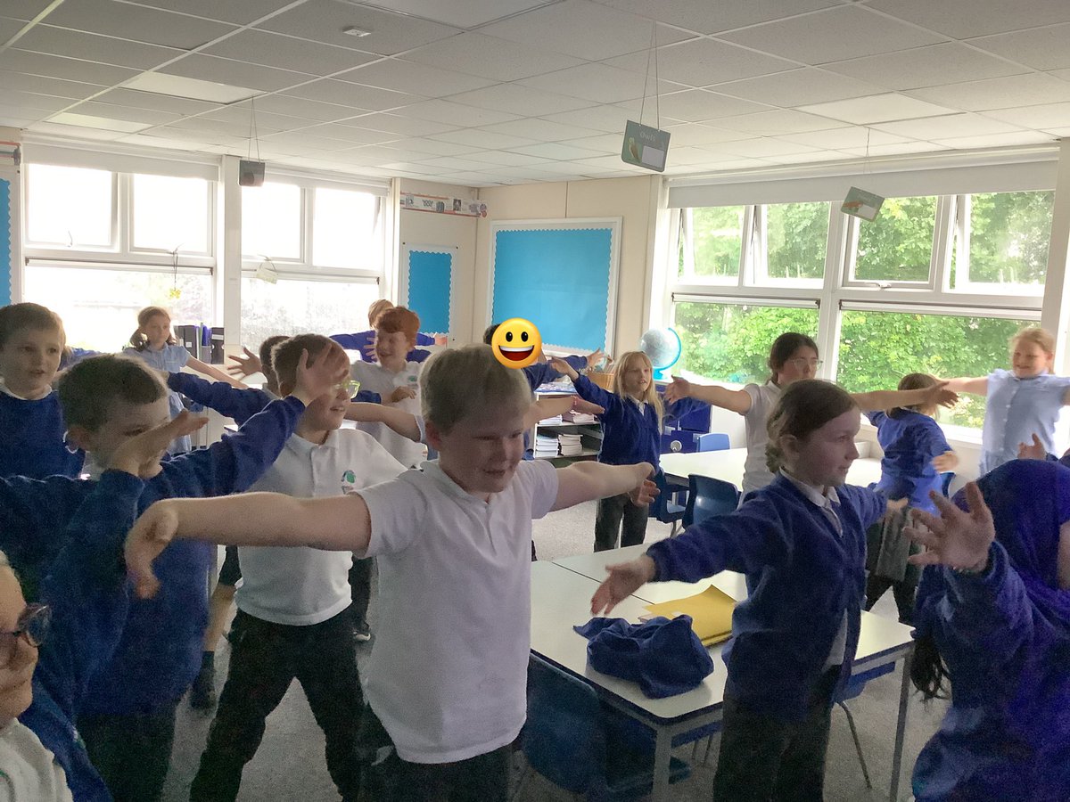 ReinwoodJuniors's tweet photo. 3F had a yoga break on this very rainy day!
#RJS3F #RJSWellbeing https://t.co/jwVfQBqVOy