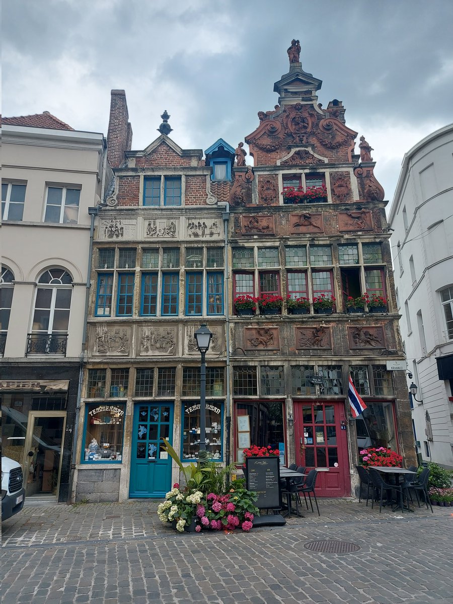 OfficialTeamBBs's tweet photo. So far, so G(h)ent with @BigLegDrop
#Ghent or #Gent #CrewOfTwo #TeamBBsOnTour #RekindleOnTour https://t.co/4phb24WdMx