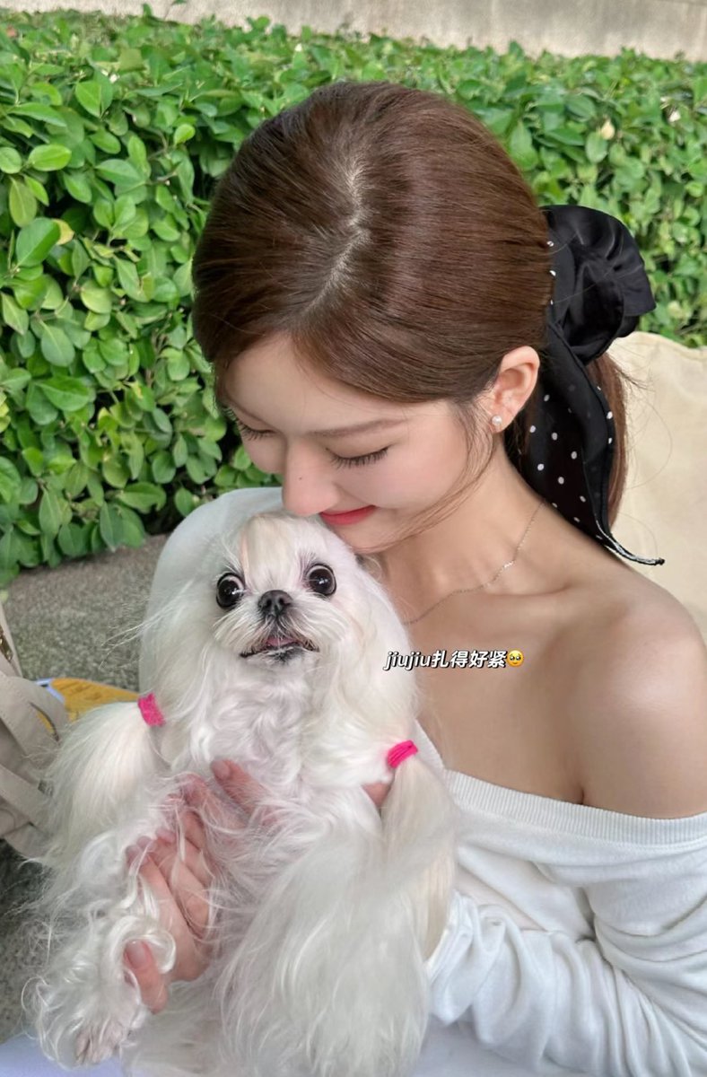 youniebear's tweet photo. ROSY UPDATE 🎀 https://t.co/ekrXhsLGEP