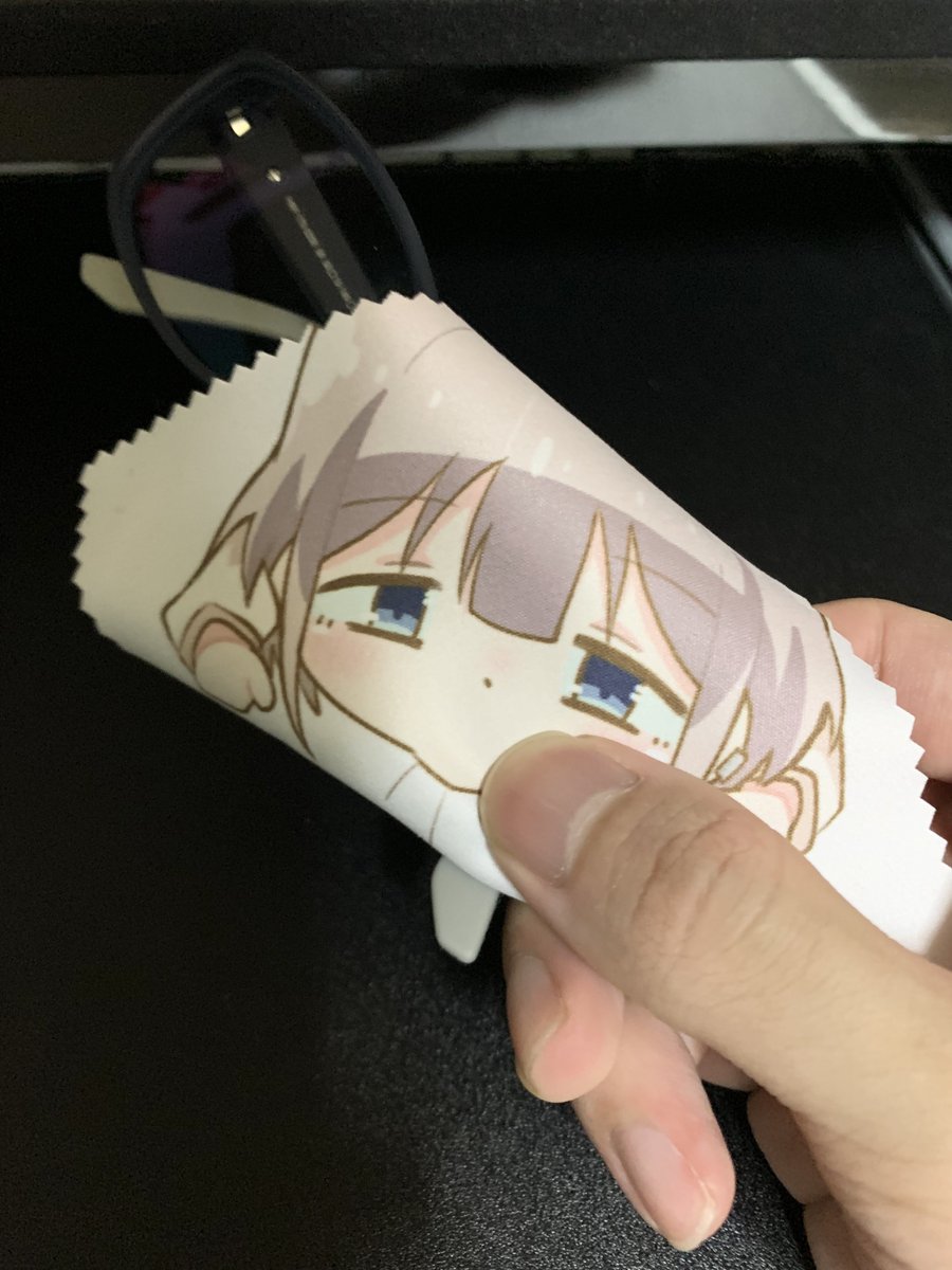 シャニマス「夏コミの新刊セットに入るメガネ拭き届いた!!!!!!!!!!!! #シャニマス 」|水野メル⛩😈のイラスト