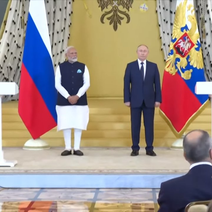 90min_India's tweet image. Russia is banned in FIFA so they will invest in Indian football ⚽ Vamos Putin. 
𝗥𝘂𝘀𝘀𝗶𝗮 𝘁𝗼 𝗶𝗻𝘃𝗲𝘀𝘁 𝗶𝗻 𝗜𝗻𝗱𝗶𝗮𝗻 𝗙𝗼𝗼𝘁𝗯𝗮𝗹𝗹 🇮🇳 🤝 🇷🇺

#ModiInMoscow #TerrorAttack #IndianFootball