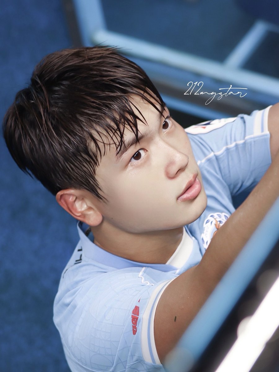 이 기특커욤강아띠 누구집 강아띠~~?!😻🫰🏻🩷

#황재원