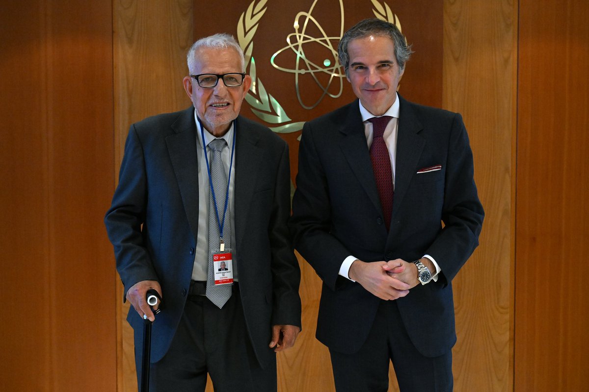 rafaelmgrossi's tweet photo. Pleased to meet with 🇮🇶 Prime Minister Advisor Hamed Maeedi Hyal Al Bahili, who leads a bilateral legislative assistance mission to the @IAEAorg. My recent visit to Iraq marked a new stage of cooperation, &amp; this mission underpins our efforts on the peaceful uses of nuclear tech. https://t.co/SG3Ku6EYGp