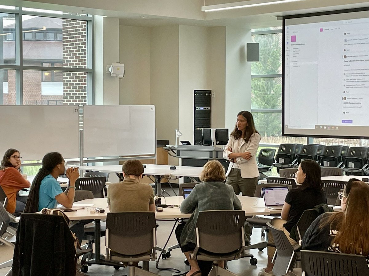 EMBRIO day 2 summer school starts with Anjali Iyer-Pascuzzi leading an open discussion on use of generative AI in science communication.  #SciComm