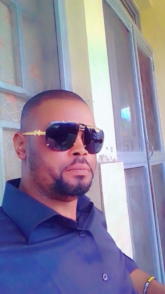 Là je réfléchi pour mon beau pays RDC