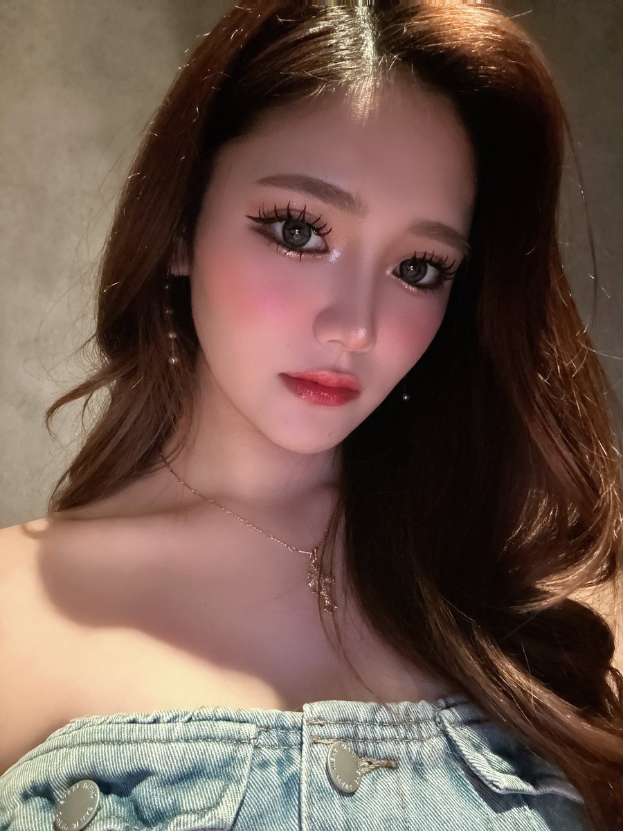 asiangrlxx's tweet photo. たくさん痩せましたね https://t.co/vncLpODubc