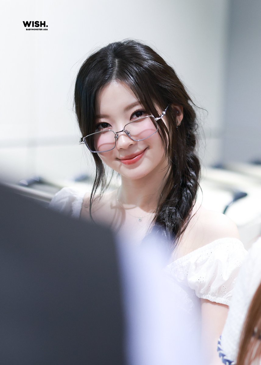 wish__asa's tweet photo. 🤍🤍 100일 🎂

더 더 더 오랜시간동안 함께해 🐰💓

#BABYMONSTER #베이비몬스터
#아사 #ASA #榎並杏紗 #ENAMIASA https://t.co/vLjTxpVoDI