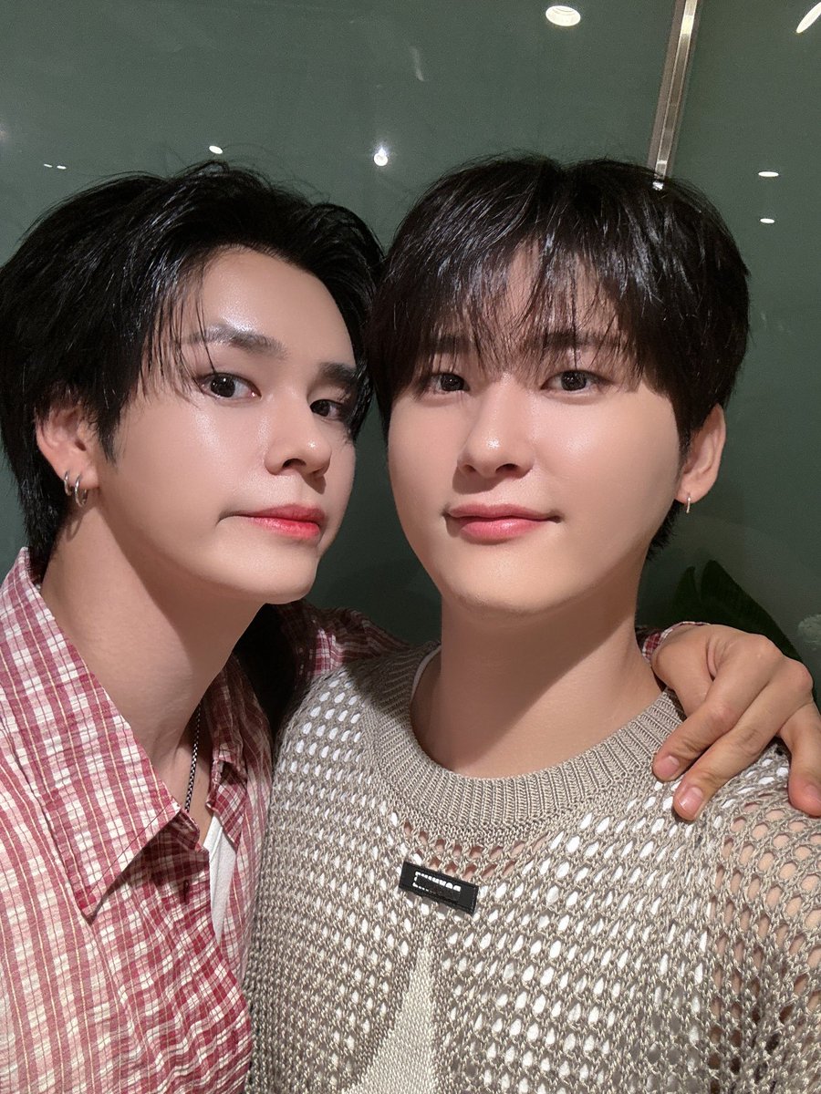 CRAVITY_twt's tweet image. 우림즈 오랜만 !
#우림즈 #세림 #우빈