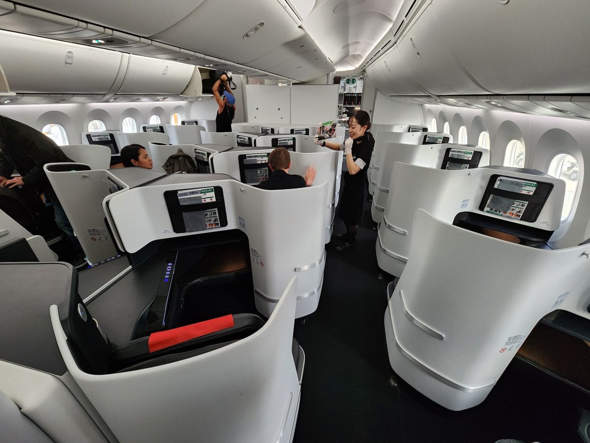 TripPlusTravel's tweet photo. This might be the most special business class I have ever tried....Ready to fly back to USA with ZIP AIR's Boeing 787!! ^Randy #zipair #businessclass #fullflatseat #tokyo #losangeles #nrt #lax #travelphoto #tripplus https://t.co/aXPtiHPf9p