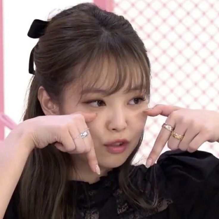 lesblinkot4's tweet photo. WE LOVE YOU JENNIE https://t.co/E6B9tDRxrj