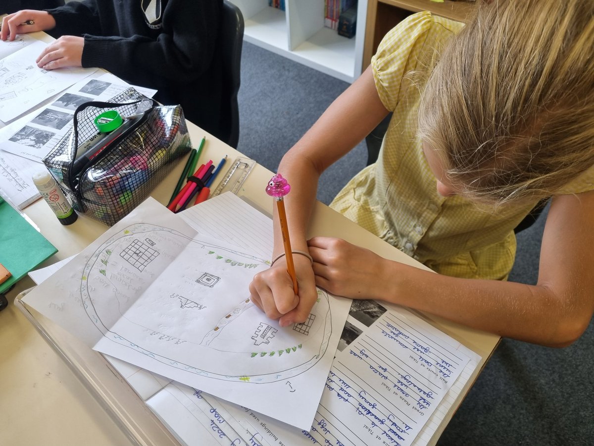 JohnpauliiScos's tweet photo. Designing an aerial map of a Mayan city #StCathsHistory #StCathsDT https://t.co/rIRjcw3IYv