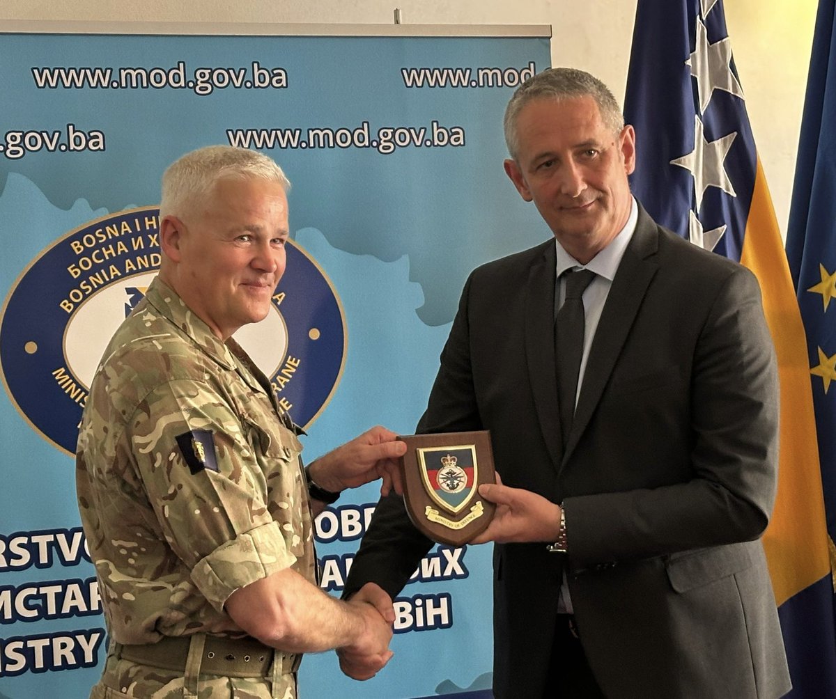 JulianReillyUK's tweet photo. Tokom posjete #BiH,  UK MILREP NATO gen Cave sastao se sa zamjenicima min. odbrane i vanjskih poslova, i sa COMEUFOR.  🇬🇧 podržava euro-atlantski put 🇧🇦, a ovakve posjete podvlače našu predanost sigurnosti i stabilnosti regiona, jačajući partnerstvo sa NATO i EU #StrongerTogether https://t.co/E5IIkbjGQE