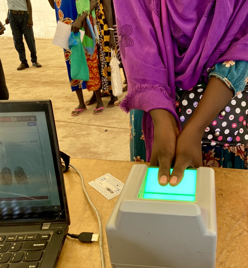 FMReview's tweet photo. Cash-based interventions have the potential to foster empowerment, autonomy &amp; self-reliance, but unequal implementation &amp; politics surrounding #biometric-enabled #CashAssistance threaten these aims.

@ro_siyaad’s FMR 73 article: https://t.co/qIIaFMKbT3

#Displacement #Refugees https://t.co/3IAuD9jpyP
