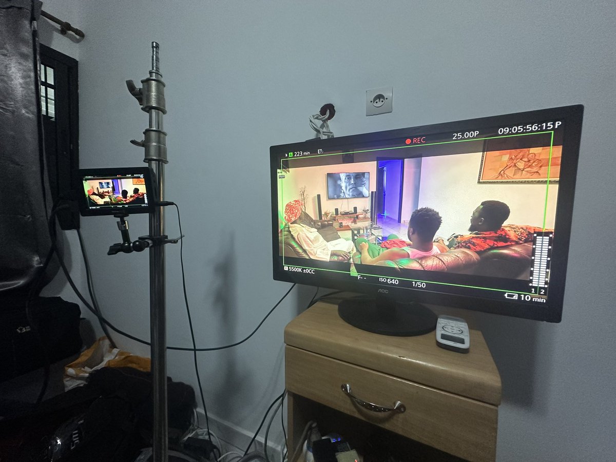 HOUNSOU_HY's tweet photo. Maquisards Saisons 2&3 en téléchargement..
Réalisation : Francis Gole
Chef Op : Shadowmix Dop
1er Ass Real : Fousseny Traore
#GodFirst #Godbeyondallthings #StudioFs #OrangeTv #LifeTv #Prodim #Serietv #tvshow @Prodim_Studio https://t.co/2PFO1OUAkO