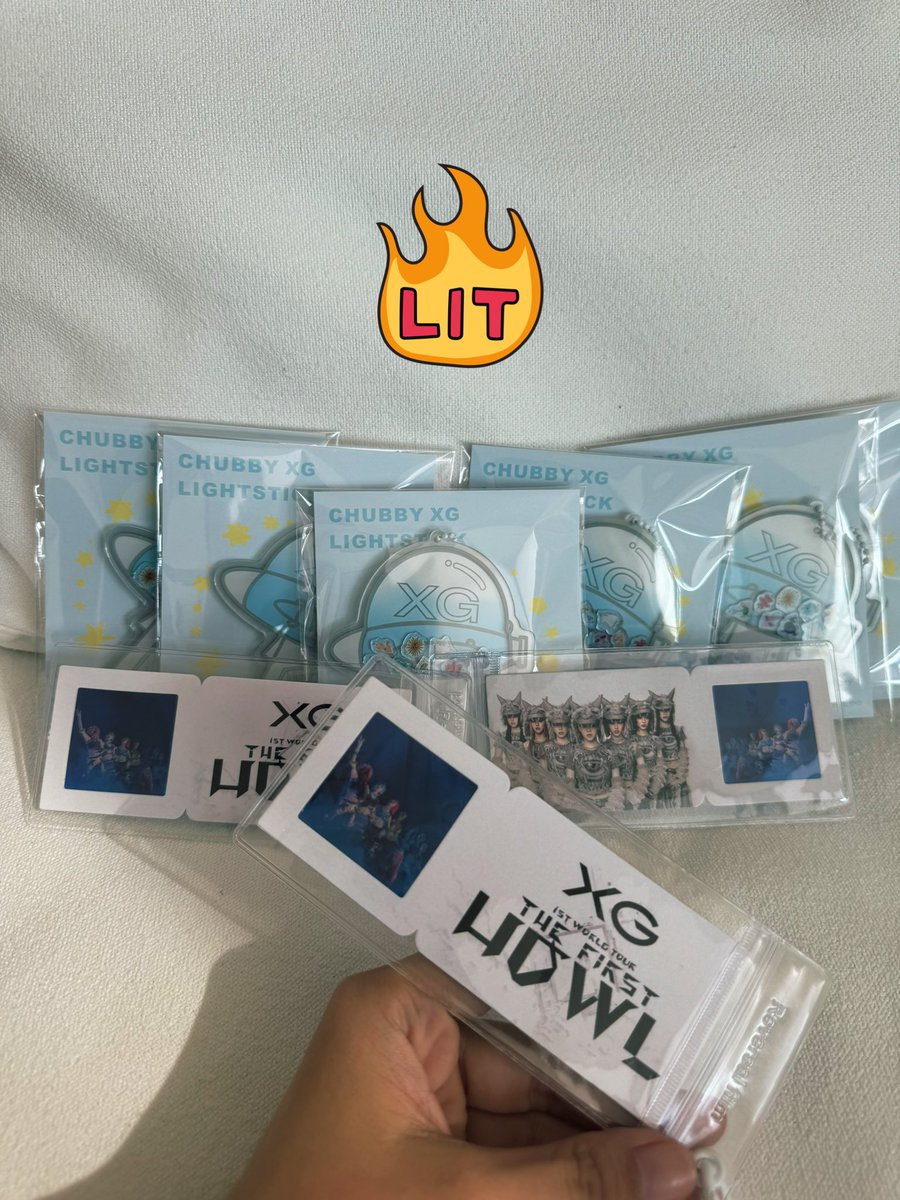 alphaztratra's tweet photo. Freebies give away for Alpahz
in XG The First Howl World tour
- Seoul
- Singapore
- Bangkok
- Kuala Lumpur

all items are not for sale
limited produced💜

come get me in the concert 
Hints on the last pic👽

#XG #XG1stworldtour #alphaz #thefirsthowl #JURIN 🩷 https://t.co/fYE9cnM6YK