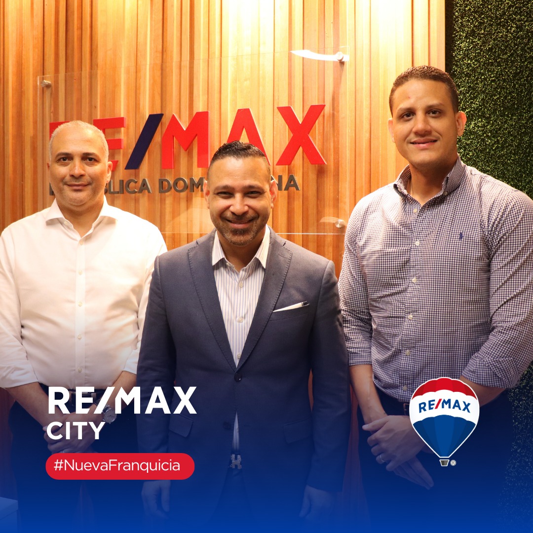 Remax_RD's tweet photo. Oficialmente damos la bienvenida a la nueva franquicia RE/MAX City ubicada en Santo Domingo. Liderada por nuestro Broker Owners Wally Pérez.🙌🏼
¡Vamos por más!💪🏼
#remaxrd #remax #remaxhustle #franquicia #remaxbrokers https://t.co/06qT4KMwZH