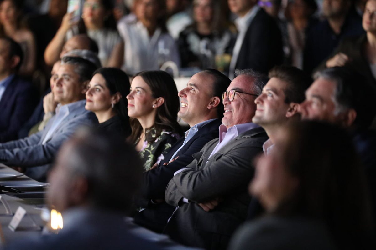 Con gran éxito detonamos la campaña publicitaria de nuestra marca turística ¡Sorpréndete con Coahuila! Estamos listos para demostrarle a #México y al mundo de lo que estamos hechos. Lo mero bueno del norte está en #Coahuila. (1/2)