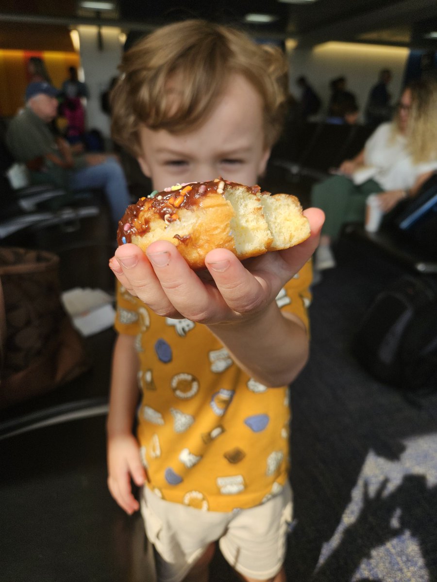 alinomiddlename's tweet photo. Important pre- @JetBlue flight snacks from @dunkindonuts in @CityOfBoston This little man got his wings on the way here - he's basically a @JetBlue pro now, ready to fly home! https://t.co/fCOhr8rBgM