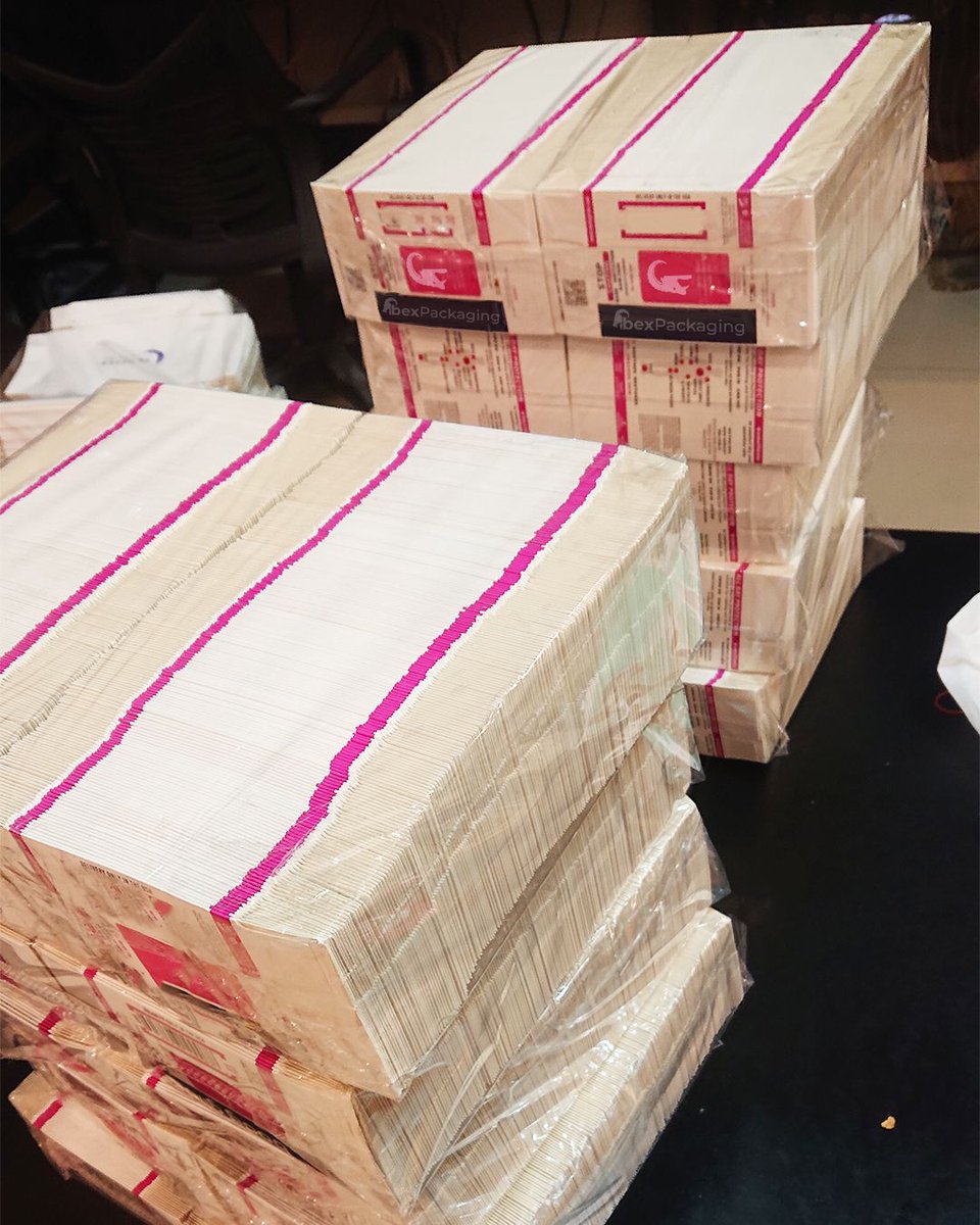 IBEXPackaging's tweet image. Protect and present your products with our premium seal end boxes, made from cardboard with a sleek glossy finish. Order now and get them delivered right away. See More 👉 buff.ly/3zv2gcW 

#customboxes #customsealboxes #sealendboxes #Sealend #boxes