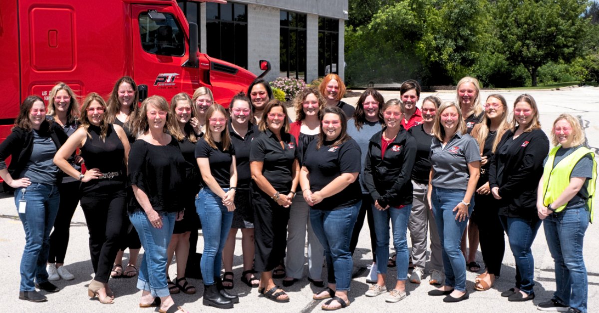 PaperTransport's tweet photo. Time to vote! 🕓✨
Please vote for Paper Transport's Women In Trucking crew for the I Heart Trucking Photo Contest!
https://t.co/OyuqSHQqUt https://t.co/mrbSDeA1Tn