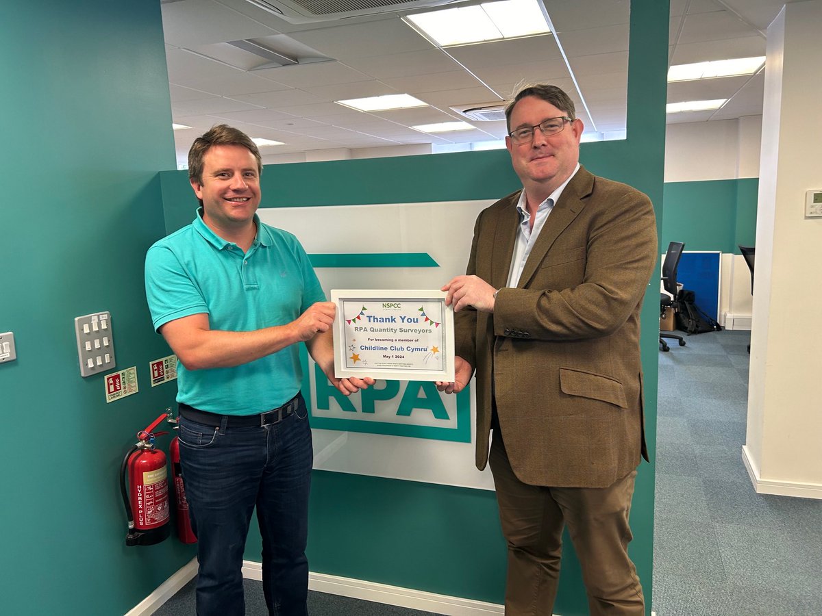 Great to present their Childline Club Cymru certificate to our newest members ⁦<a href="/RPALimited/">RPA Ltd</a>⁩ - thank you to Ben and team RPA for supporting ⁦<a href="/NSPCC_Cymru/">NSPCC Cymru/Wales</a>⁩ ⁦<a href="/NSPCC/">NSPCC</a>⁩ Childline service and joining Childline Club Cymru 👏👍