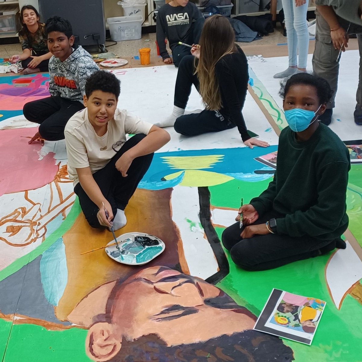 YOCCFund's tweet photo. Los Muralistas De El Puente, a collective of community artists within our movement partner @ElPuentePalante, unveiled their latest mural, “Change! Create! Celebrate!” at M.S.126 in Brooklyn! Learn more about Los Muralistas De El Puente here: https://t.co/C3SrW9rg6d

#ElPuente https://t.co/Y7TuroSZol