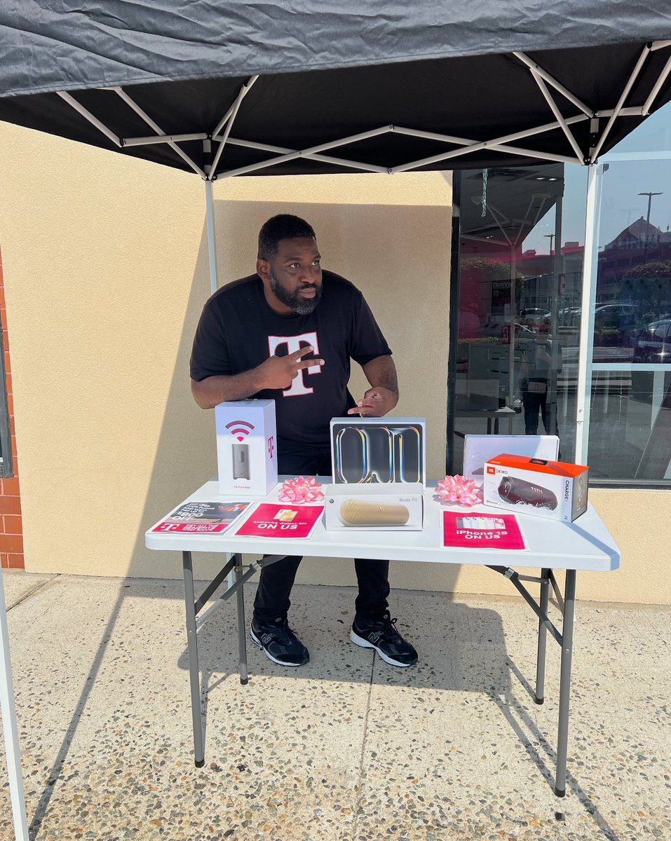 Coop City!
Bronx!

Come see us today at Bay Plaza…inside AND outside The Mall! 

Get hooked up with the best Home Internet in The BX!