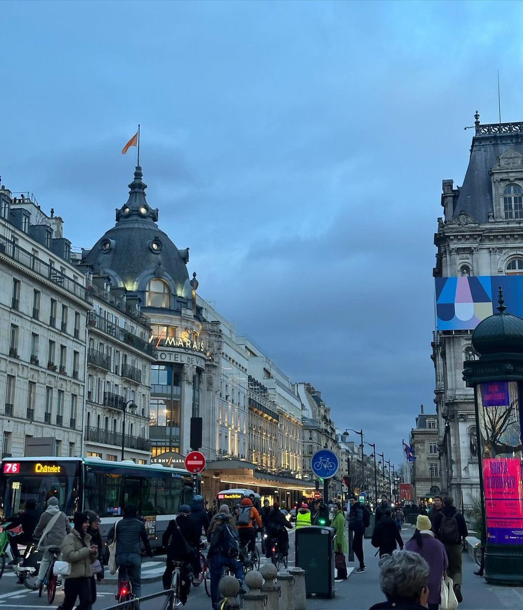 monchaerry's tweet photo. Paris is all about its beauty: the bustling markets, the grand buildings, and of course, the most delicious macarons. https://t.co/vhYV04XShi