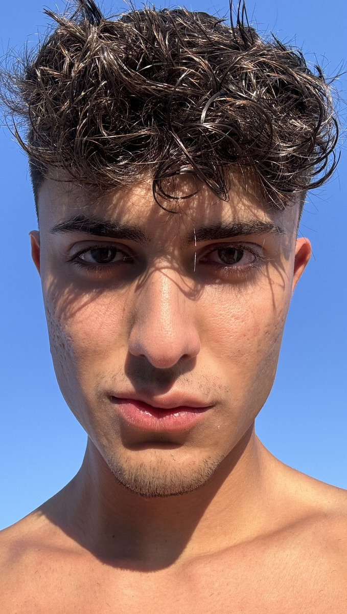 Trovalo uno così senza filtri 😘

🔂 Retwitta e ti mando un bacino in chat

#boy #twink #gay