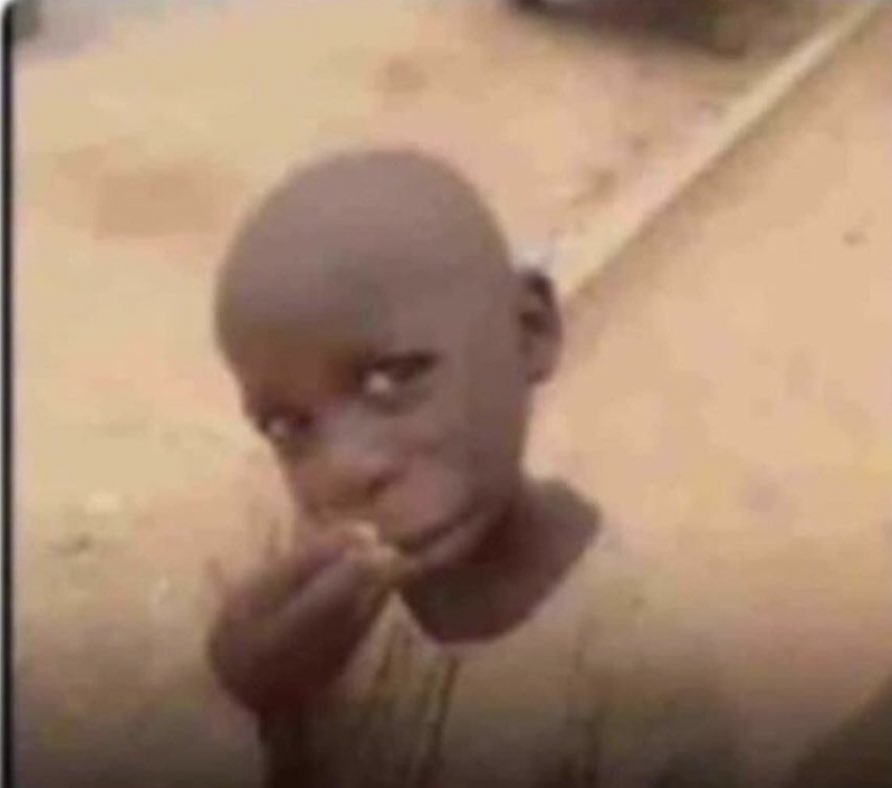 Faffie_Danish1's tweet photo. How people abroad see you when you send ‘Hi’. https://t.co/pVsUkzZg0C