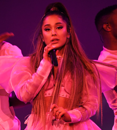 AboutMusicYT's tweet photo. Ariana Grande is working on a "mini-tour". https://t.co/YOlQ4oJTvT
