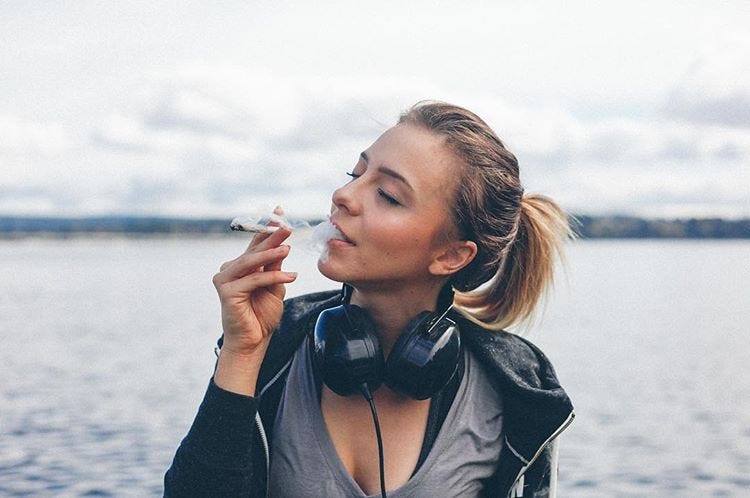 marclanders's tweet photo. Psychologists Debunk the 'Lazy Stoner' Stereotype 🌿

"People who regularly smoke cannabis aren't as lazy or unmotivated as people tend to think, according to a new study in the journal Social Psychological and Personality Science.

In fact, having smoked weed appeared to have no impact on people's motivation levels at all."

https://t.co/DENv1yHmg1