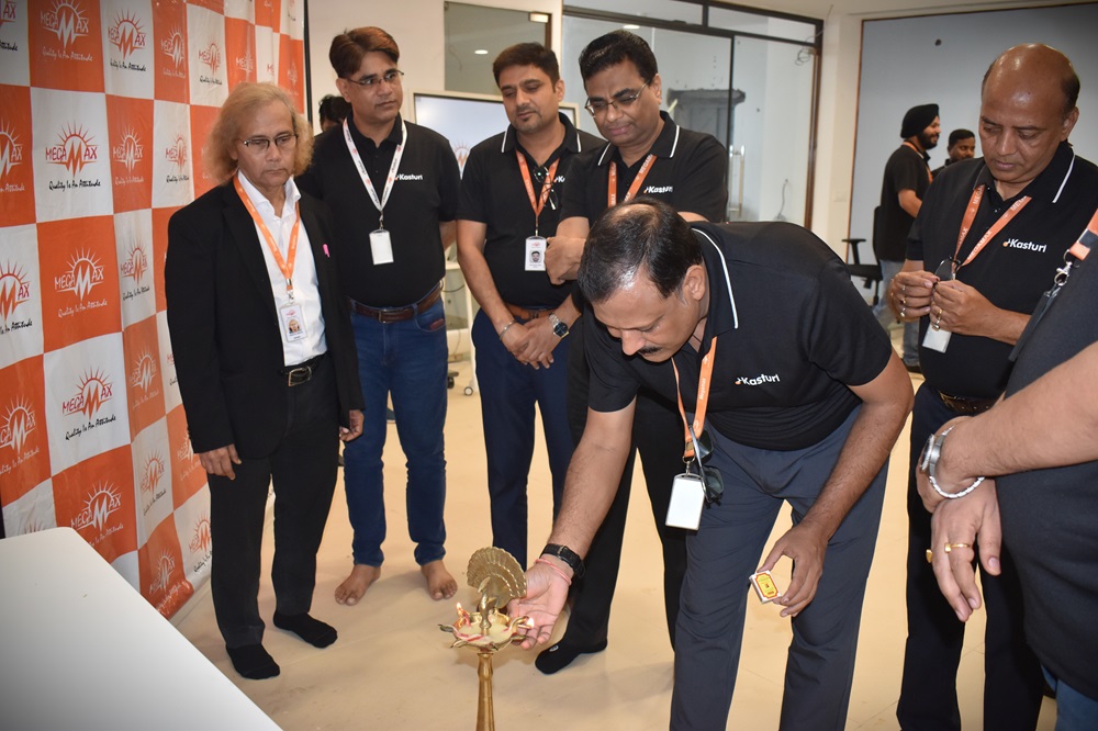 MegamaxAviation's tweet photo. It was a time of celebration as we cheered the success of Megamax Services, during their 9th Foundation Week. Megamax Aviation is proud to share in their achievements.
Know more- https://t.co/MfrNVUptsr
#foundationday #foundationweek #teammegamax #achievement #megamaxturned9 #megamaxaviation #dodhamtravelpackage #chardhamtravelpackage #privatecharters #aviationservices #megamaxaviation #dodham #chardham #charterhelicopter #helicopterservices #dodhambyhelicopter #chardhambyhelicopter #VIPchardham #vipdarshan