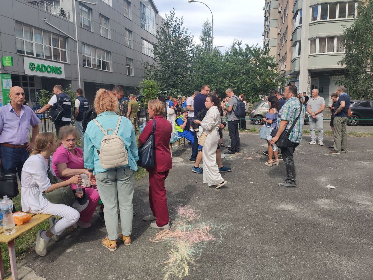 UNFPAUkraine's tweet photo. Severe attacks on Kyiv healthcare facilities led to numerous casualties. ADONIS, ISIDA, and other clinics and hospitals were damaged, with patients exposed to grave danger. We want to remind that the right to safety must be respected for all #SRHR #SafeMotherhood #SafeChildbirth https://t.co/UZXsuVxjFz