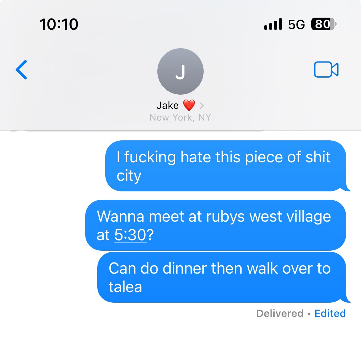 marleymce's tweet photo. Living in ny be like https://t.co/yUAFTYZvIT