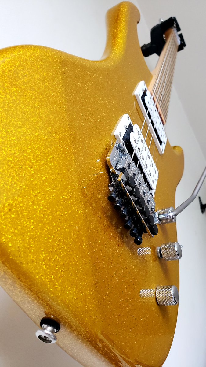 Rabih_Guitars's tweet photo. I sparkle ✨ 💛. Kramer Pacer collector edition, floydrose Germany, #seymourduncanjb.
#kramerguitars #kramerpacer #80sguitar #EddieVanHalen #superstrat #floydrose #seymourduncan #yellowguitar #sparklefinish #guitar #electricguitar #guitarmania #superstrat #guitarphotography https://t.co/0SkIkWxOVR
