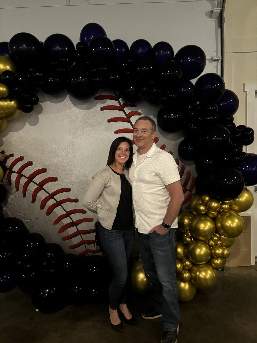 Mr. Peters tweet media