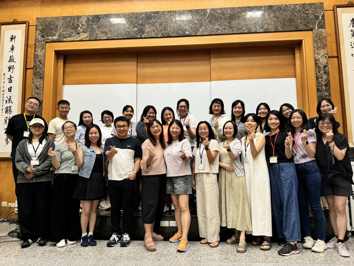 Attended a 2-day training course in Taipei &amp; finally met my teacher idol, Jessy Tu! I enjoyed the student-centered approach &amp; the ample practical time for us to practice and reflect. Glad to know Mandarin teachers from Bkk, China, Taiwan, India, Aus &amp; Hawaii etc. #growthmindset