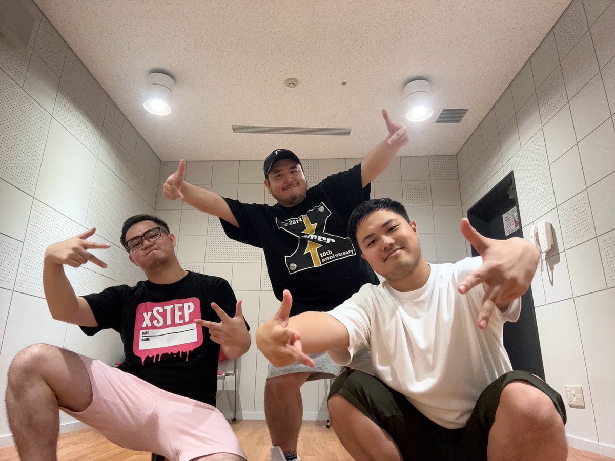 xSTEP_2014's tweet photo. 今日は３人で練習でした💫
この時期に踊ると汗だくになっちゃいますねー💦
ダイエットになってるといいな〜
xたくま https://t.co/QiWnphjLJ7