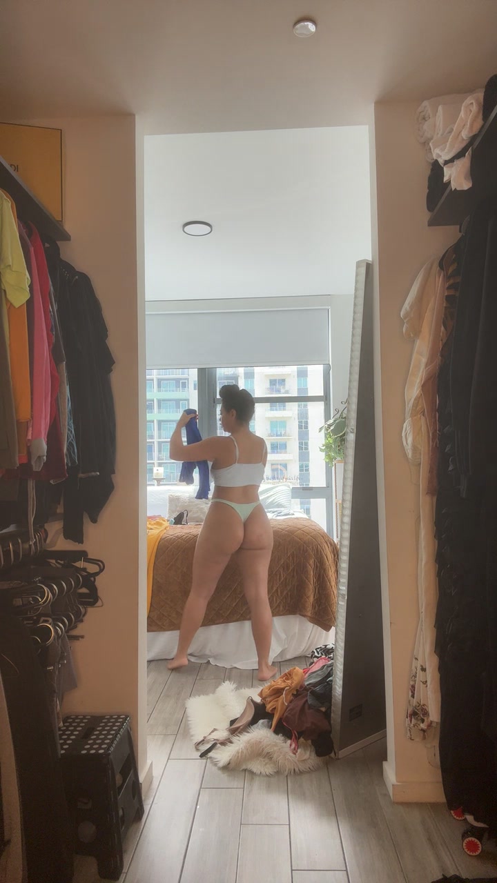 Nat Tortelli 🇧🇷 on X: Natalie 🇧🇷 is live now! t.cowNv2Q9Ooea  t.coKtoC1KoRiK  X