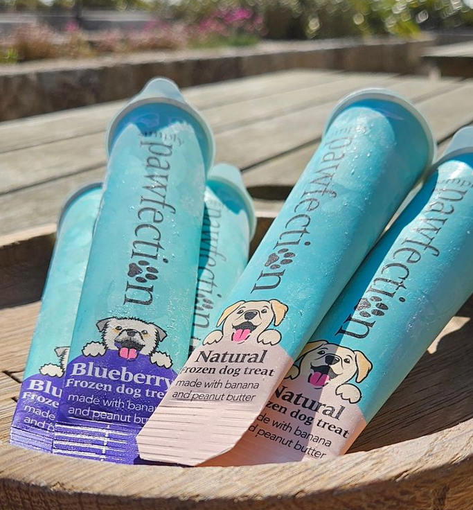 The Independent Pedaler now stock our Simply Pawfection dog ice cream! A great frozen dog treat for your pooch! We've loving this sunny shot.
📷: The Independent Pedaler