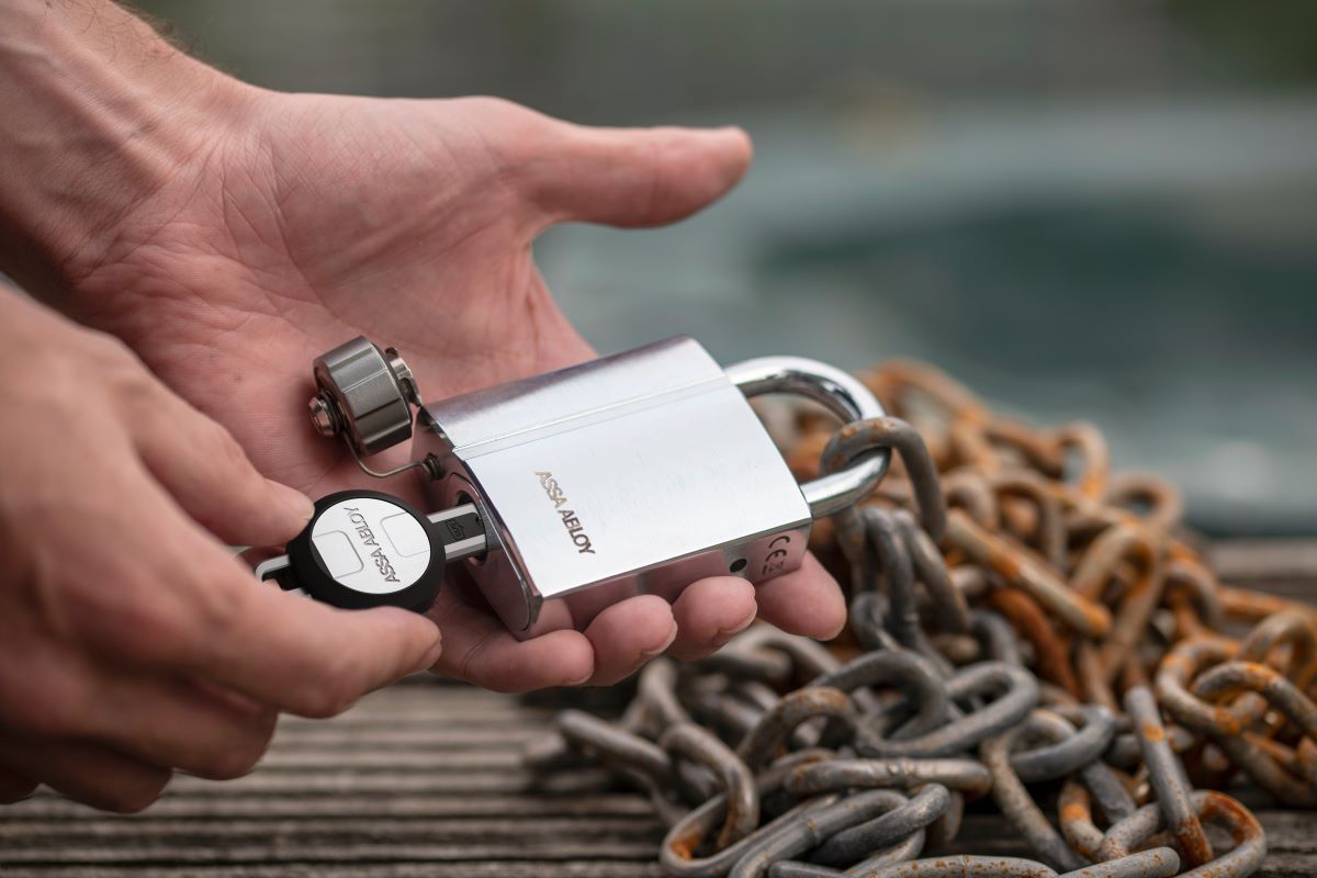 🔒 Secure your critical infrastructure with ABLOY padlocks and CLIQ tech! 

Advanced physical protection + electronic access control. Manage keys, schedules, and access rights efficiently.

Learn more: abloy.com/gb/en/product-…

#AbloyUK #AbloyForTrust #CriticalInfrastructure